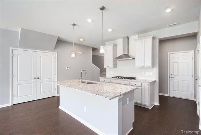 4759 Glenora Dr - Photo 6 of 26