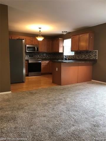 233 Tucker St - Photo 3 of 17