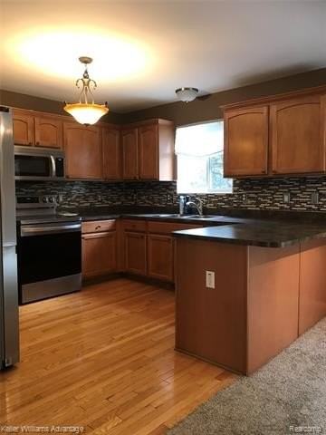 233 Tucker St - Photo 5 of 17