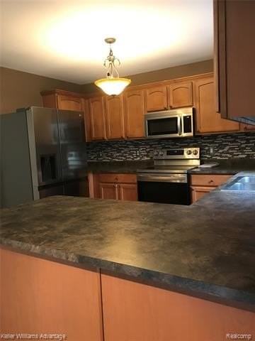 233 Tucker St - Photo 6 of 17