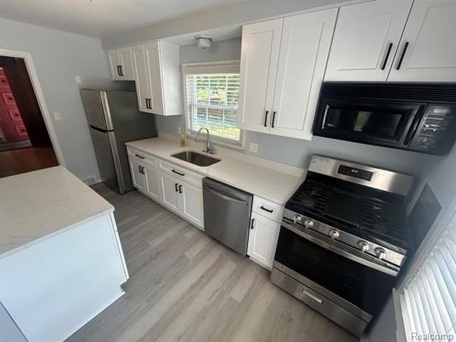 4121 Seminole Dr - Photo 4 of 16