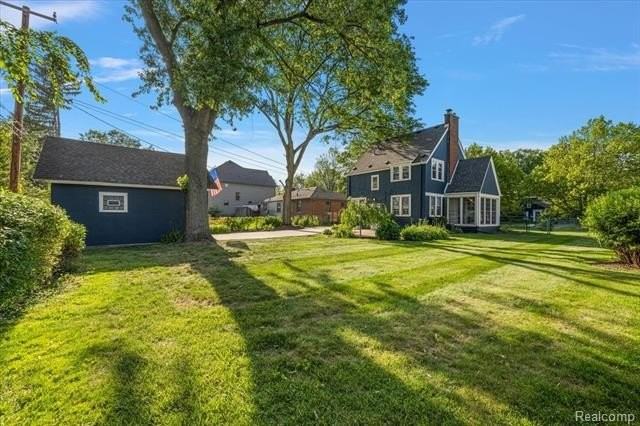2136 Dorchester Rd - Photo 6 of 50