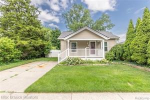 featured image of 2742 Inman St