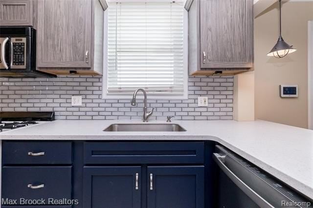 2742 Inman St - Photo 5 of 21