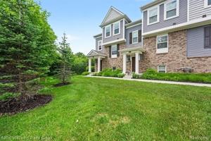 featured image of 4923 Treeside Ln