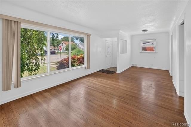 22864 Lambrecht Ave - Photo 2 of 22