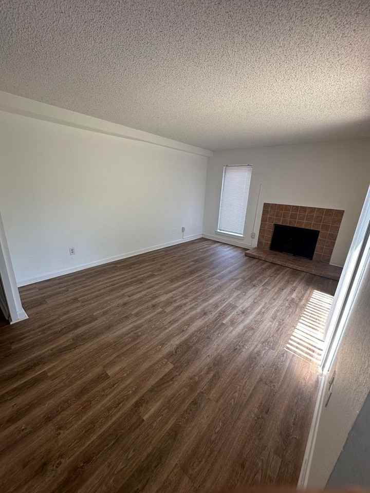 1725 Ridge Oak Pl - Photo 2 of 11