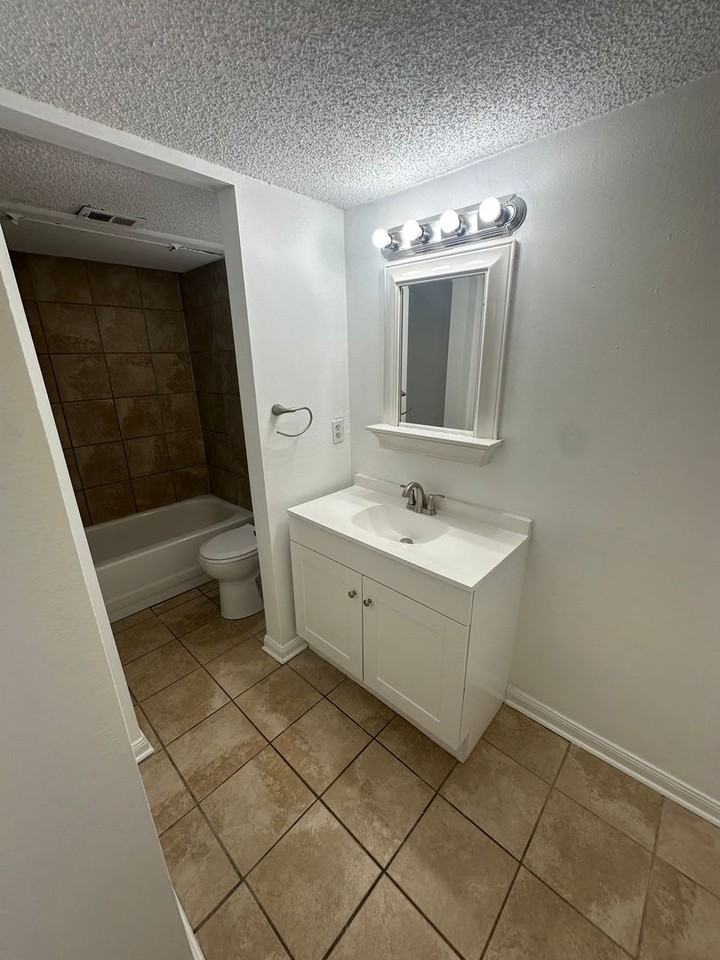 1725 Ridge Oak Pl - Photo 7 of 11