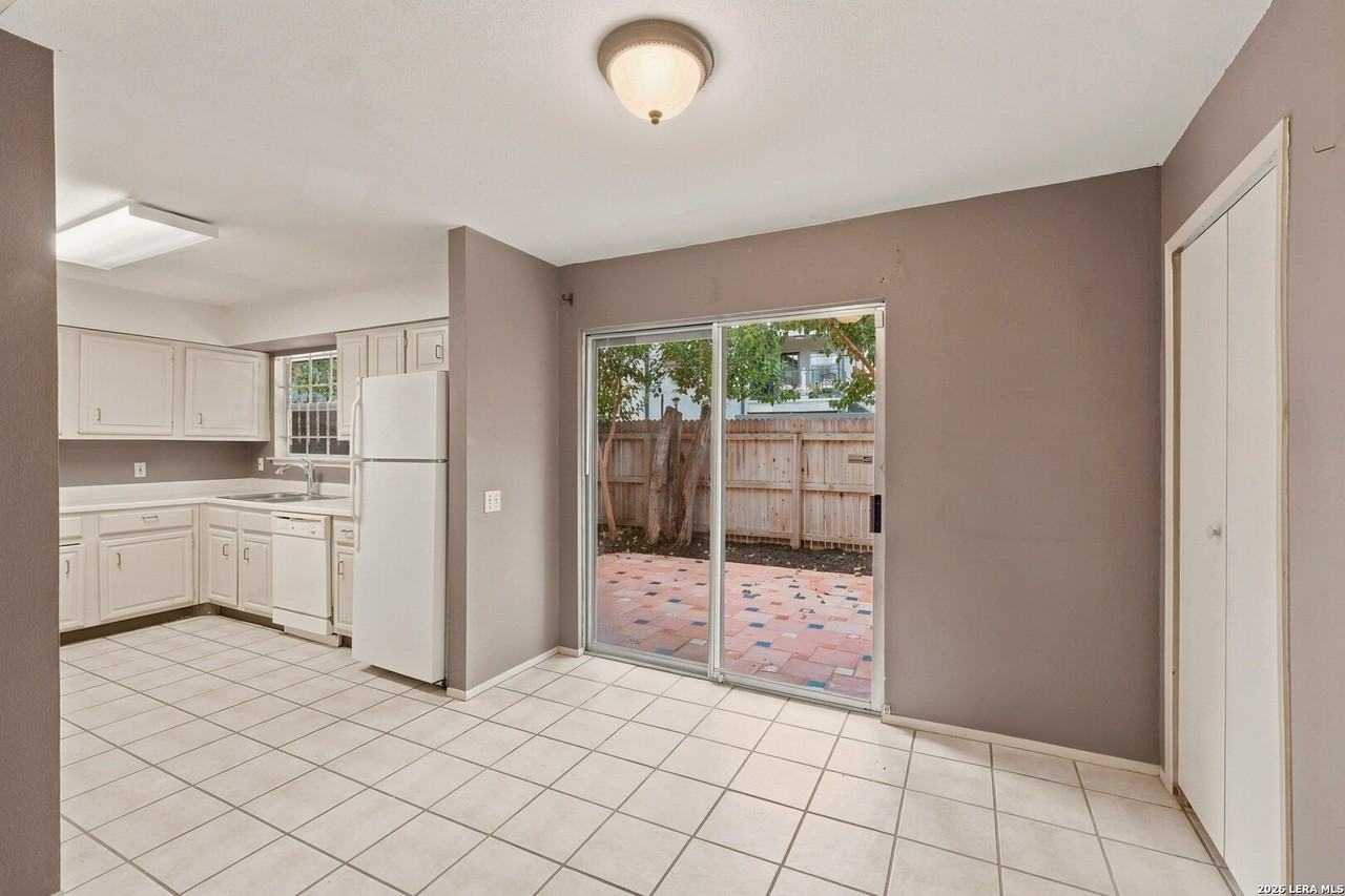 7834 Broadway #106 - Photo 5 of 21