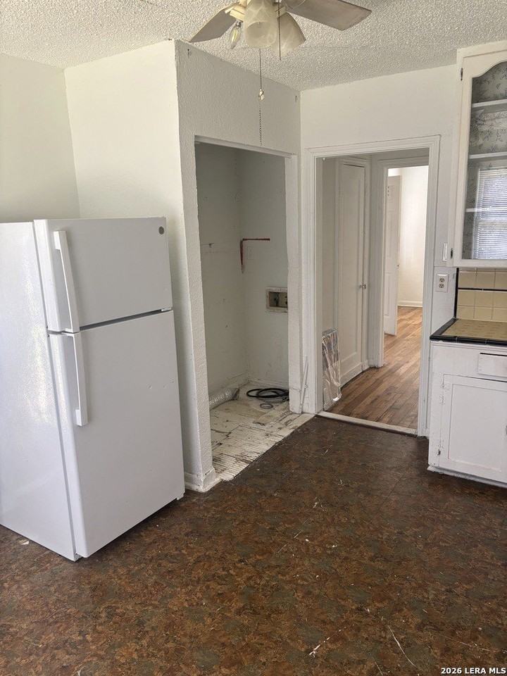 703 Alexander Hamilton Dr - Photo 6 of 17