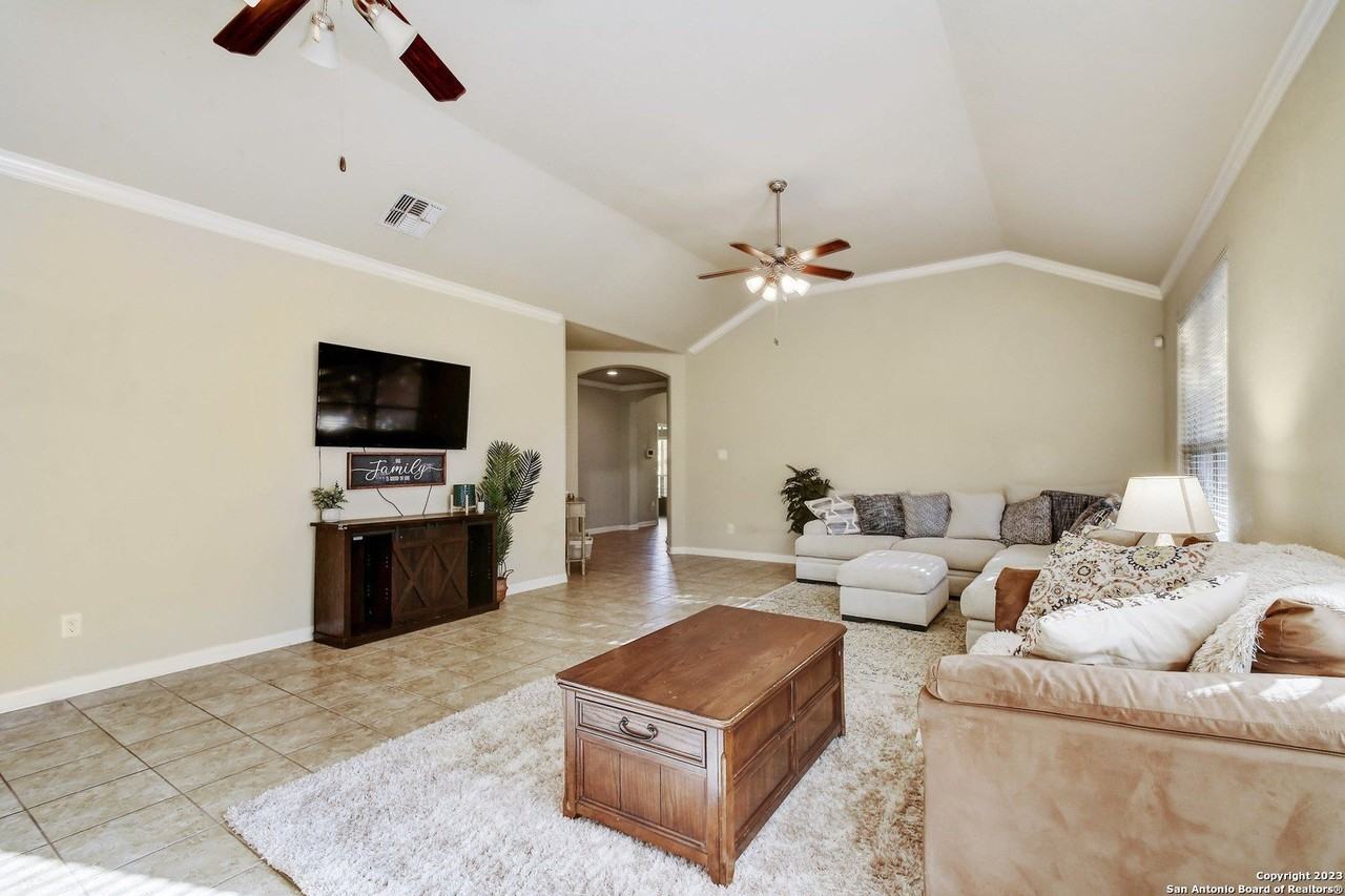 11619 Belicena Rd - Photo 7 of 28