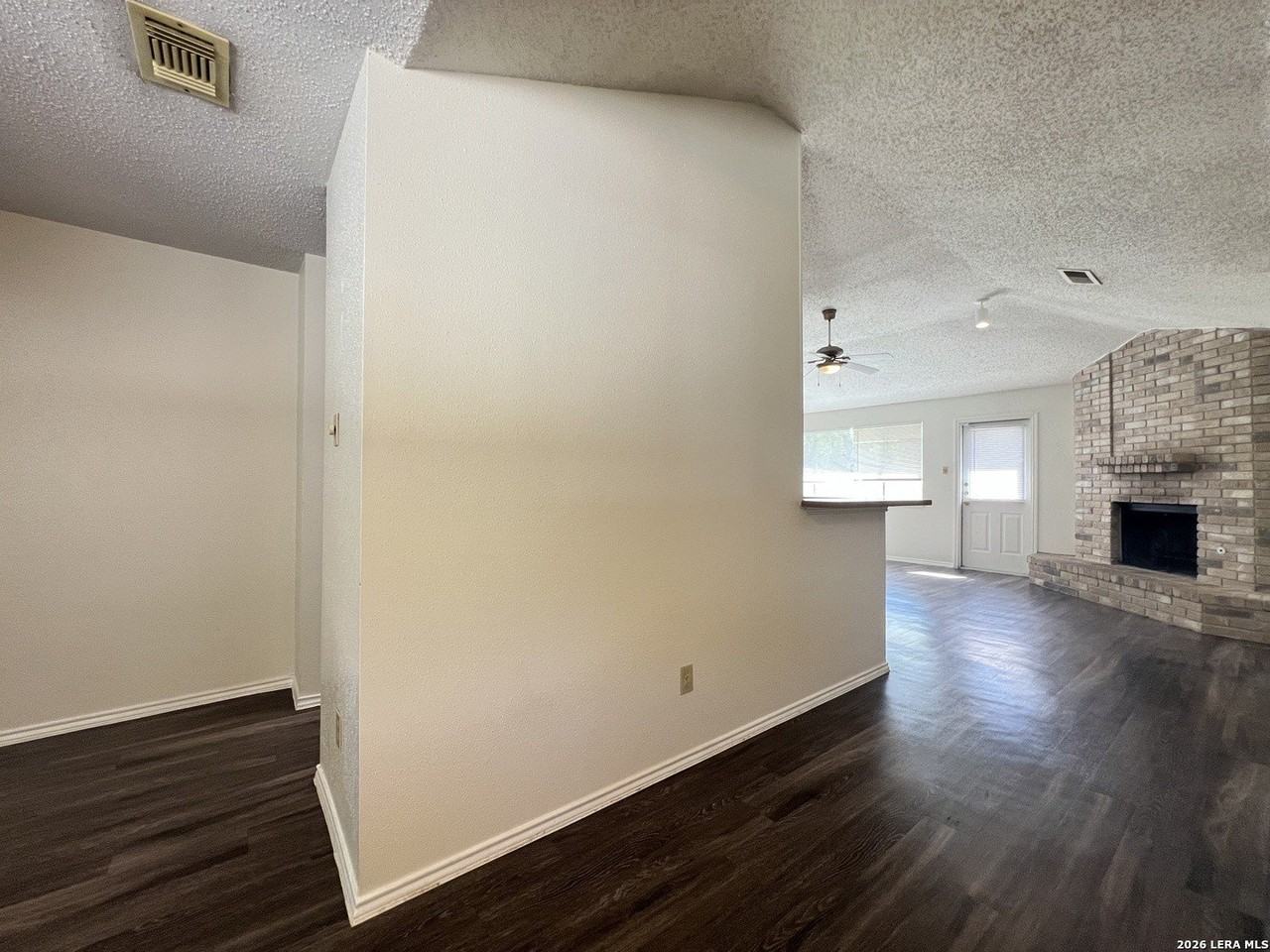 6530 Forest Vlg - Photo 4 of 30
