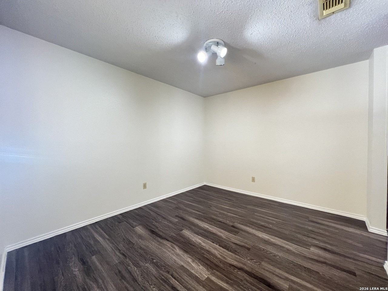 6530 Forest Vlg - Photo 5 of 30
