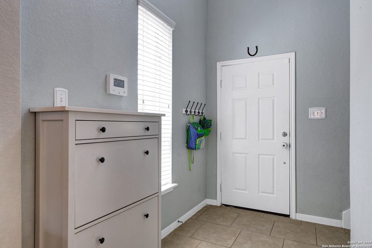 10707 Gentle Fox Bay - Photo 2 of 24
