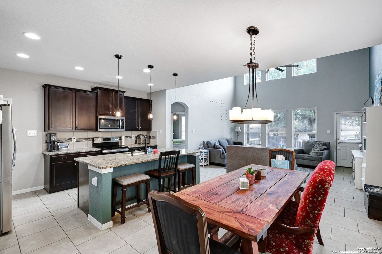 10707 Gentle Fox Bay - Photo 3 of 24