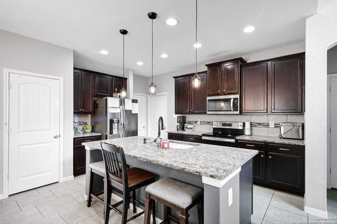 10707 Gentle Fox Bay - Photo 5 of 24