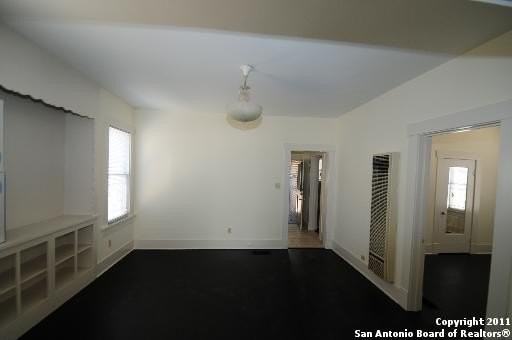 423 W Huisache Ave - Photo 4 of 17