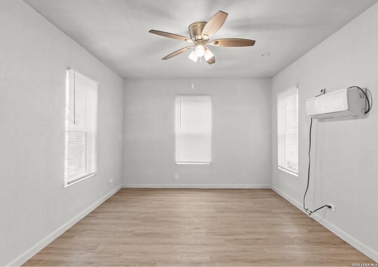 826 Poinsettia - Photo 4 of 10