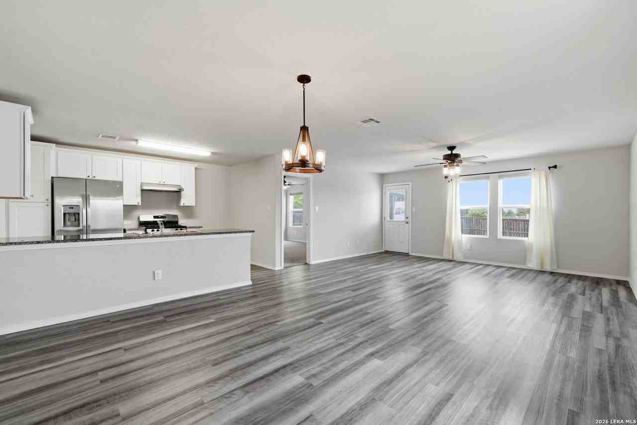 13755 Bradford Park - Photo 5 of 27