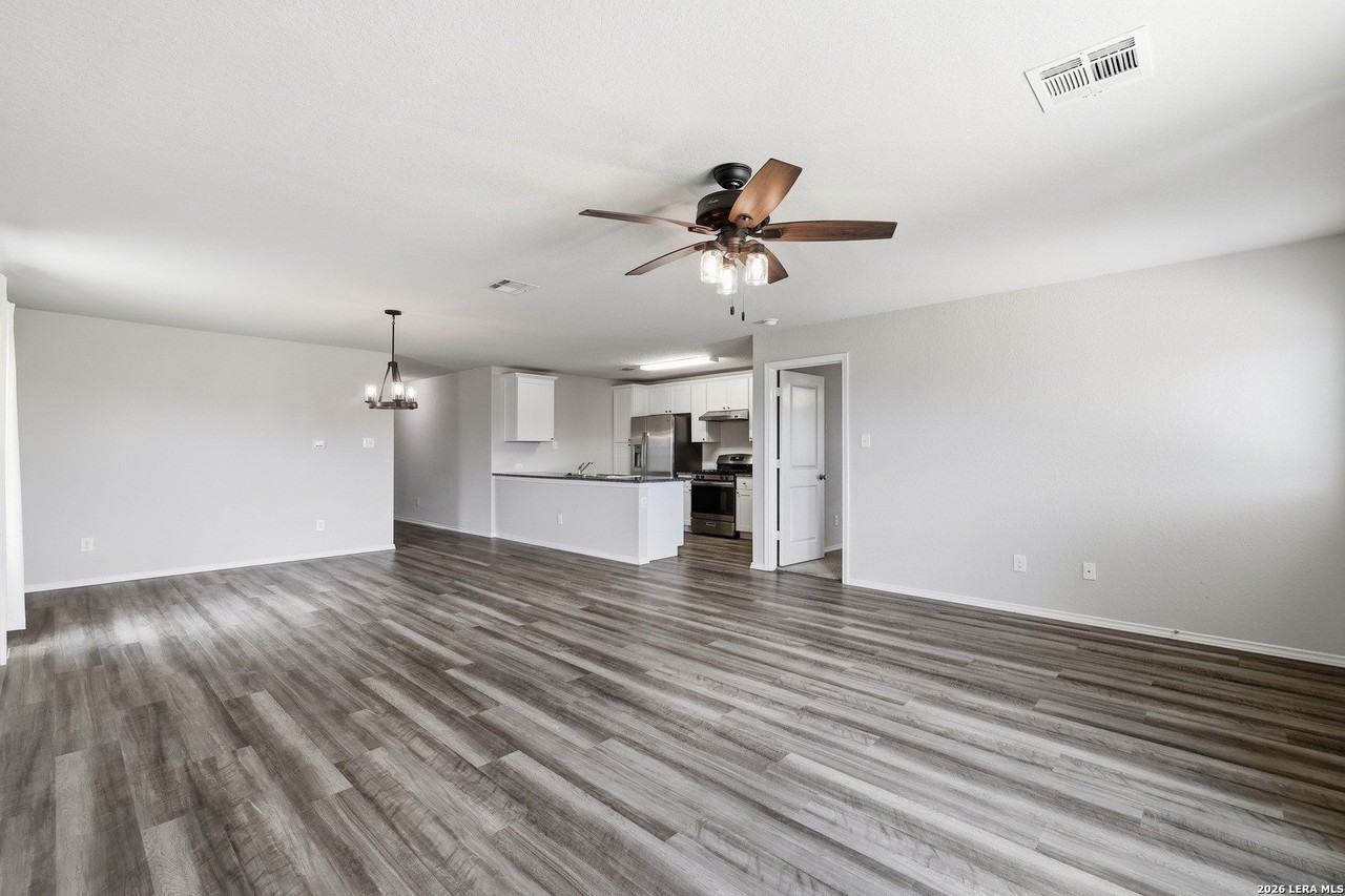 13755 Bradford Park - Photo 7 of 27