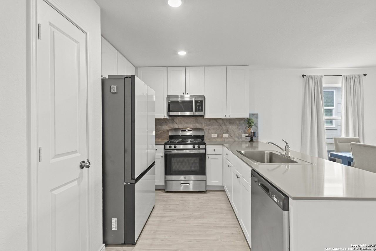7022 Serf Pl - Photo 4 of 29