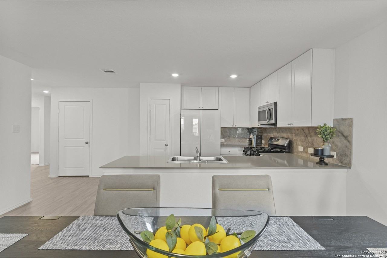 7022 Serf Pl - Photo 6 of 29