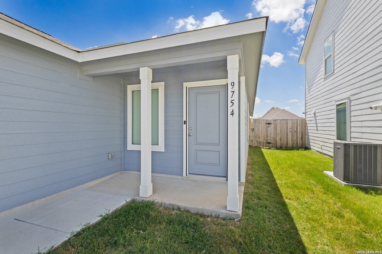 9754 Janefield Ml - Photo 2 of 23