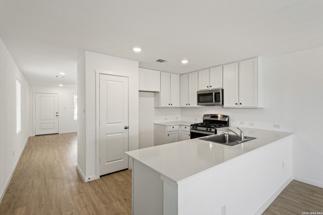 9754 Janefield Ml - Photo 4 of 23