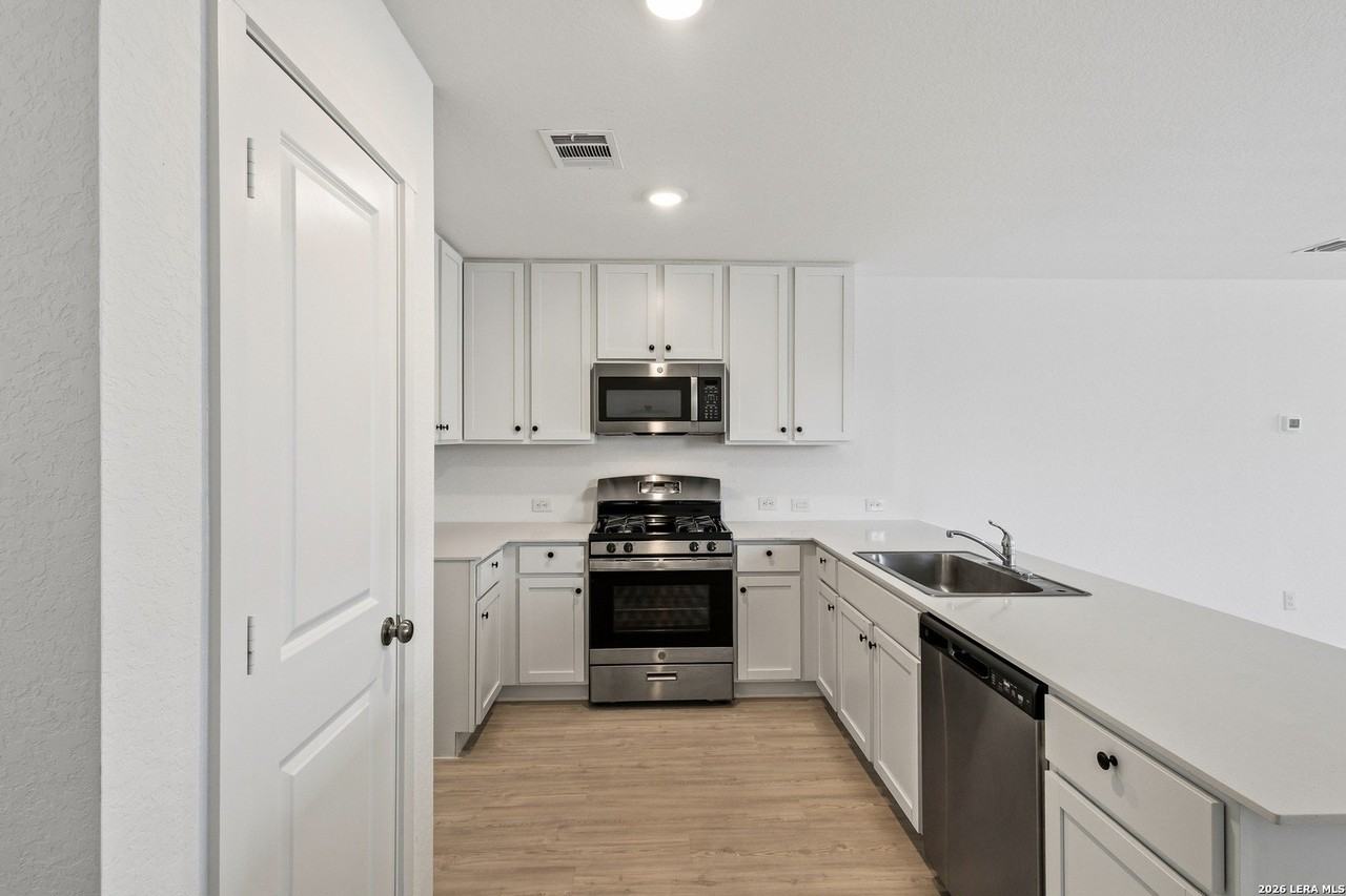 9754 Janefield Ml - Photo 5 of 23