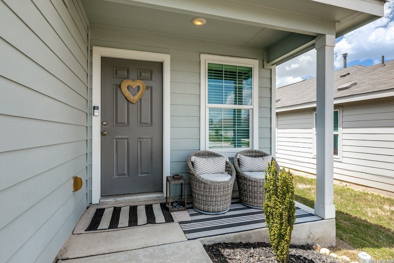 14015 Homestead Way - Photo 4 of 36