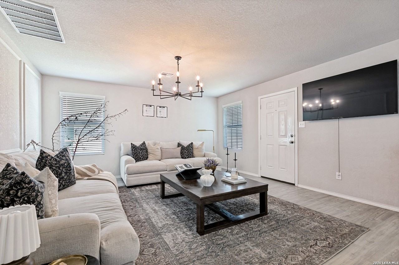 14015 Homestead Way - Photo 5 of 36