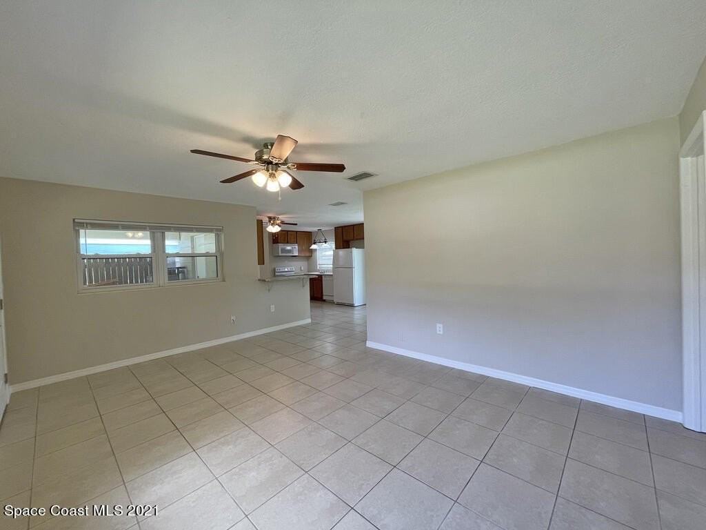 304 3rd St - Photo 7 of 20