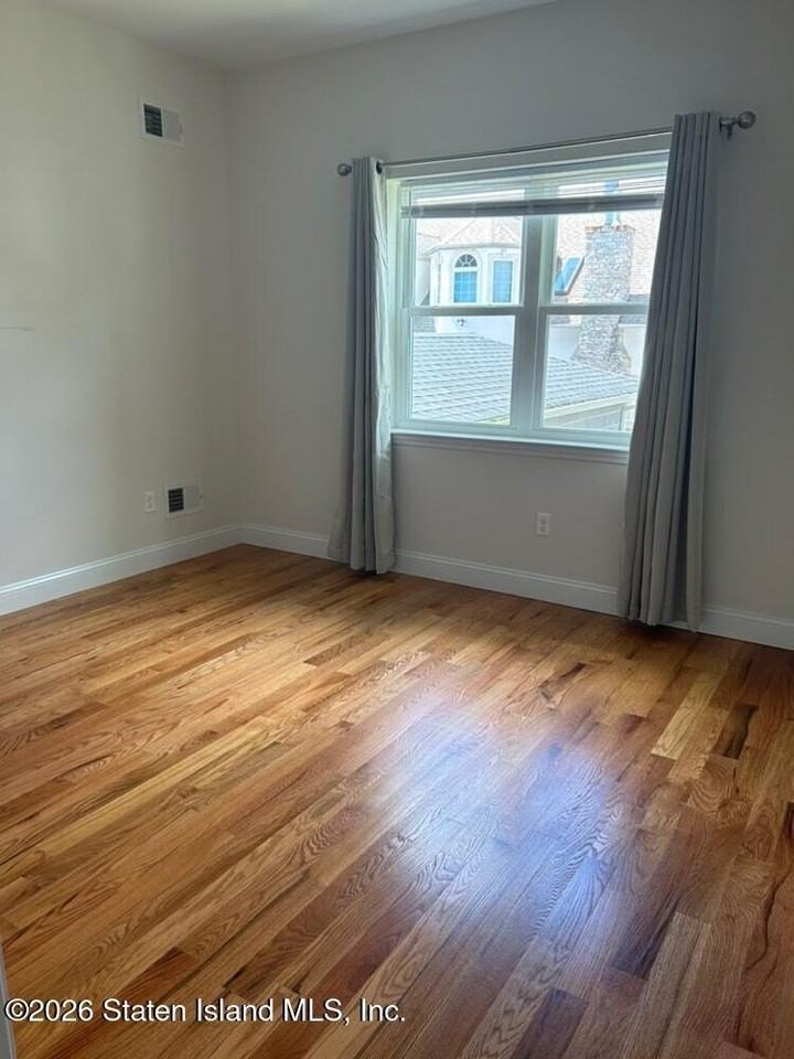 25 Knesel St - Photo 2 of 10