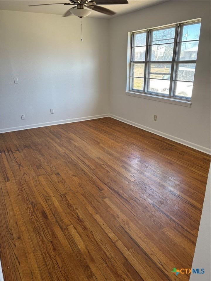 1110 S 13th St - Photo 2 of 10