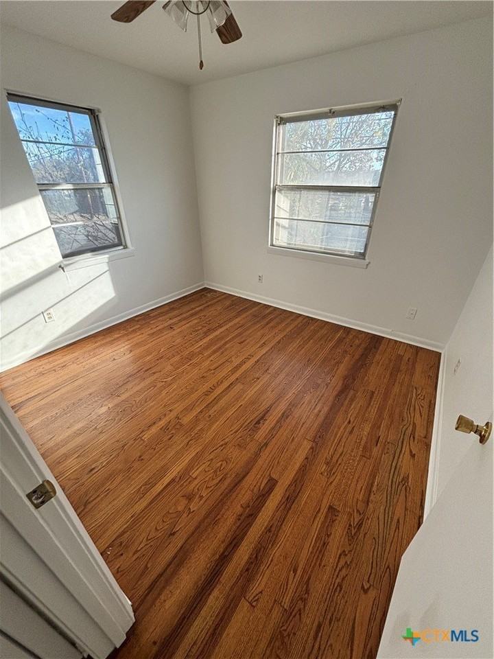 1110 S 13th St - Photo 7 of 10