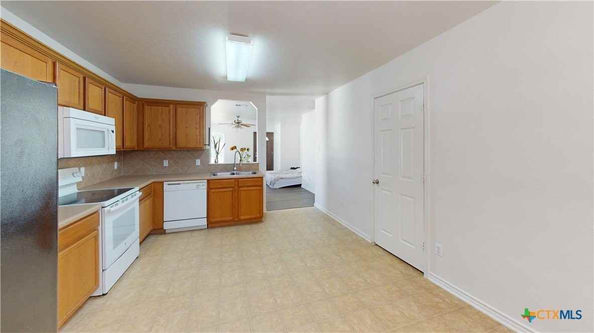 3206 John Porter Dr - Photo 3 of 11