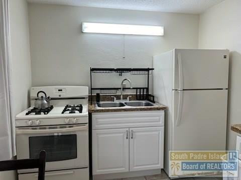 202 N Yturria St #4 - Photo 3 of 7