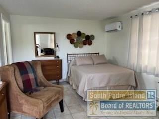 202 N Yturria St #4 - Photo 4 of 7