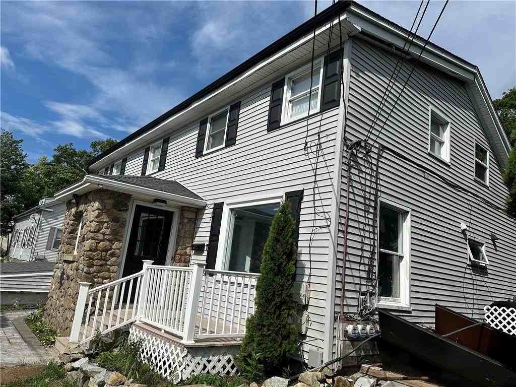 107 Earl St - Photo 2 of 23