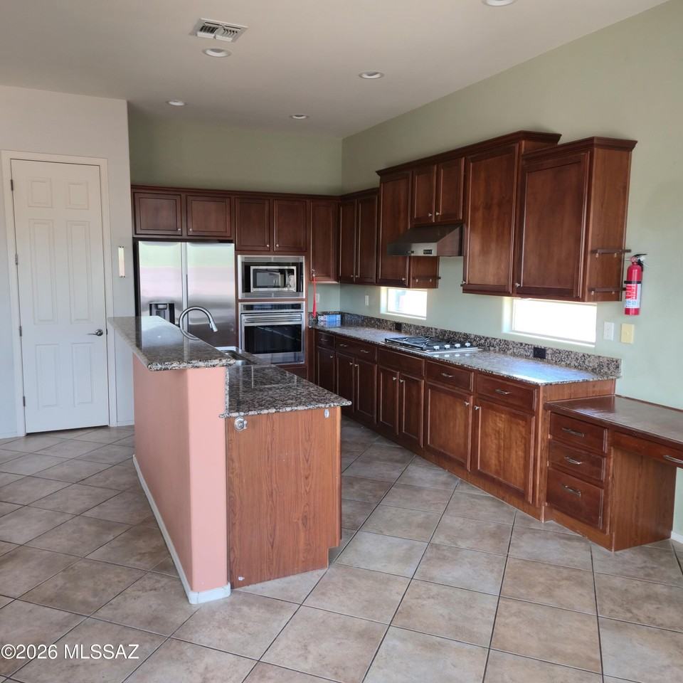 9927 E Karst Pl - Photo 3 of 15
