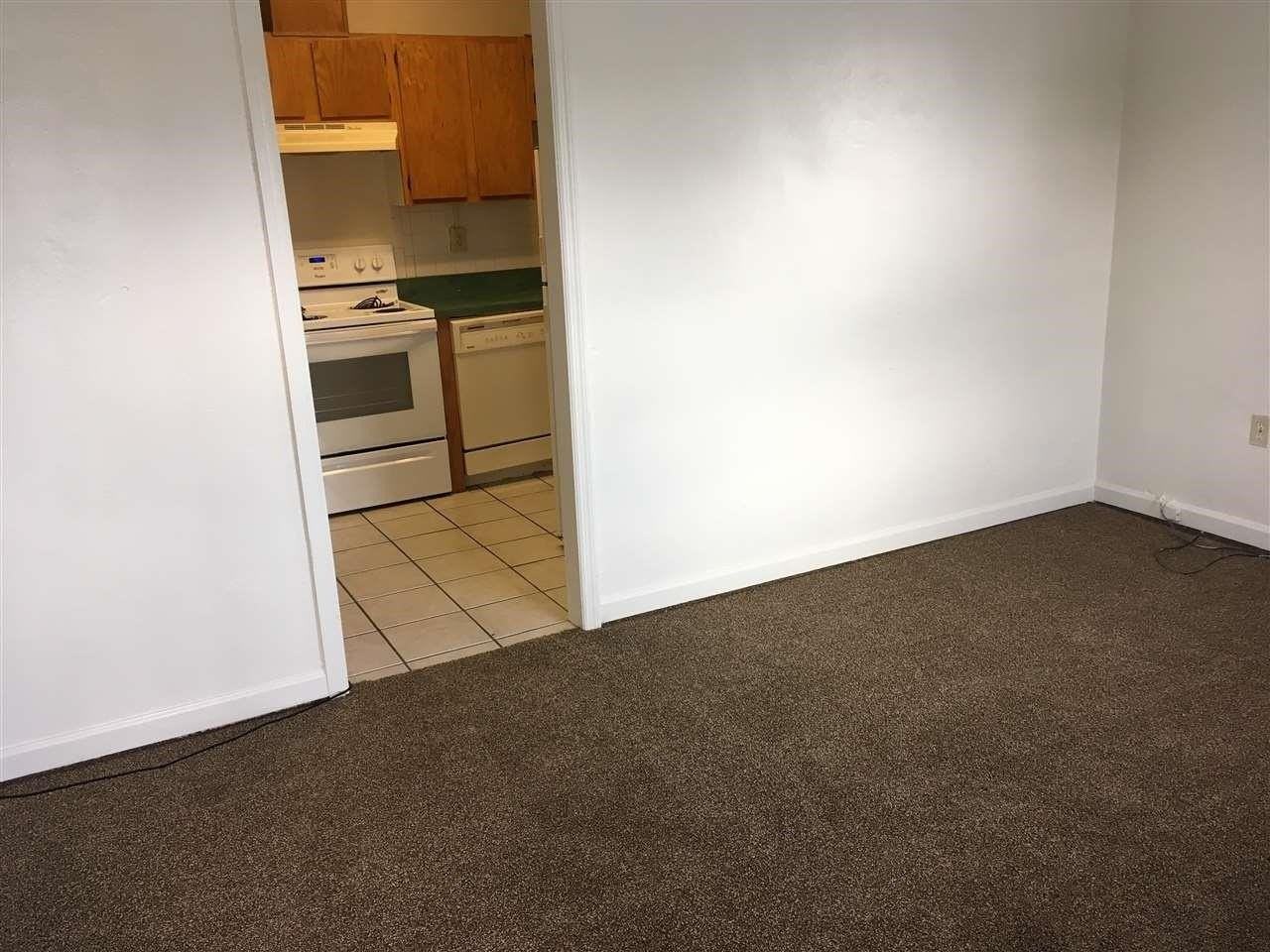 1440 Hudson St #2 - Photo 3 of 9