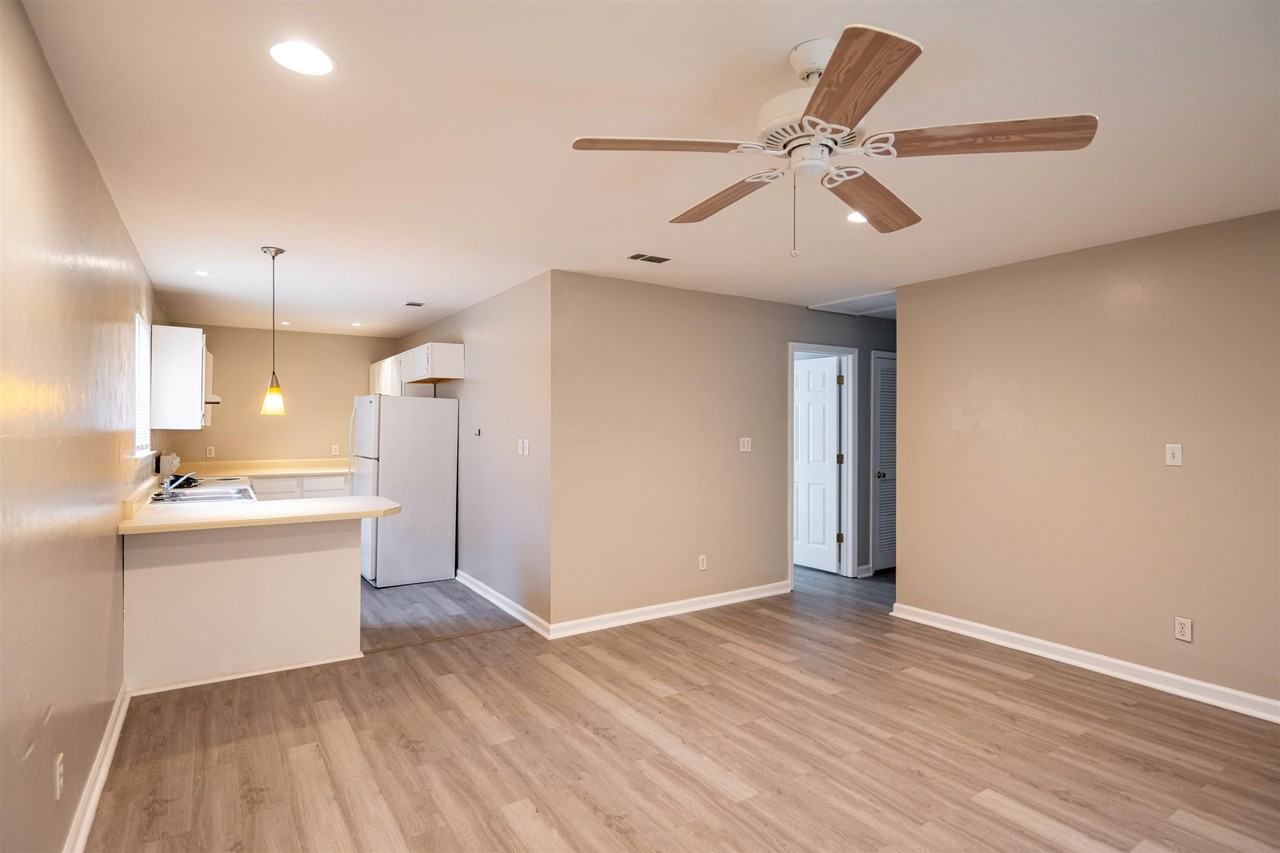 1318 Melvin St - Photo 4 of 26