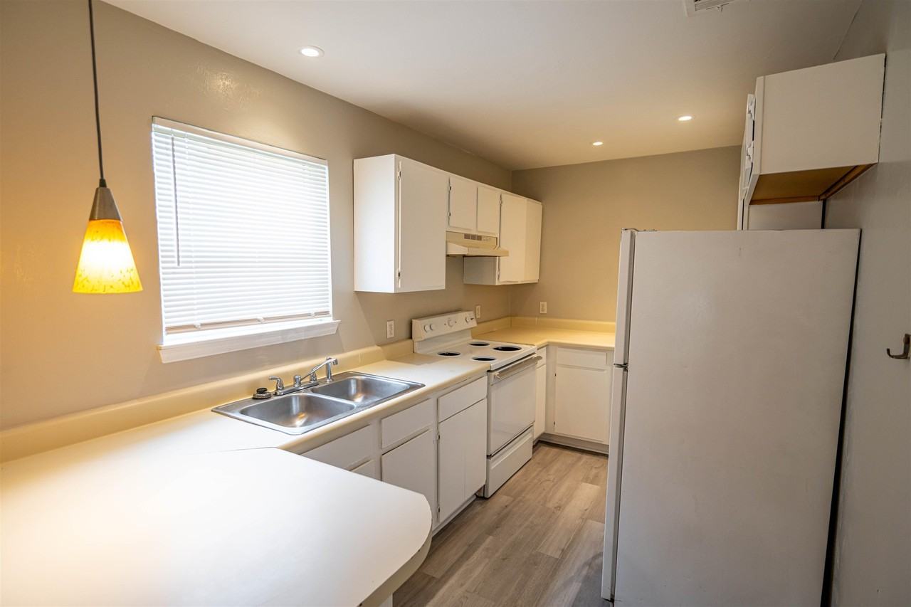 1318 Melvin St - Photo 6 of 26