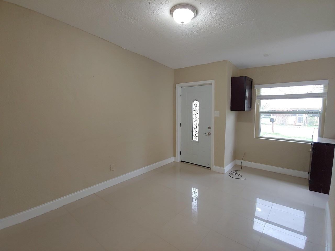 2347 Keith St - Photo 2 of 12