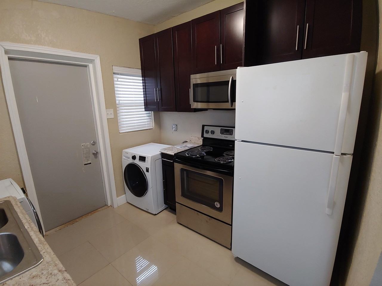 2347 Keith St - Photo 5 of 12