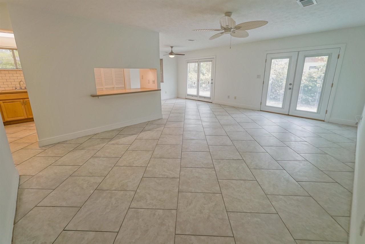 251 S Villas Ct #A - Photo 3 of 27