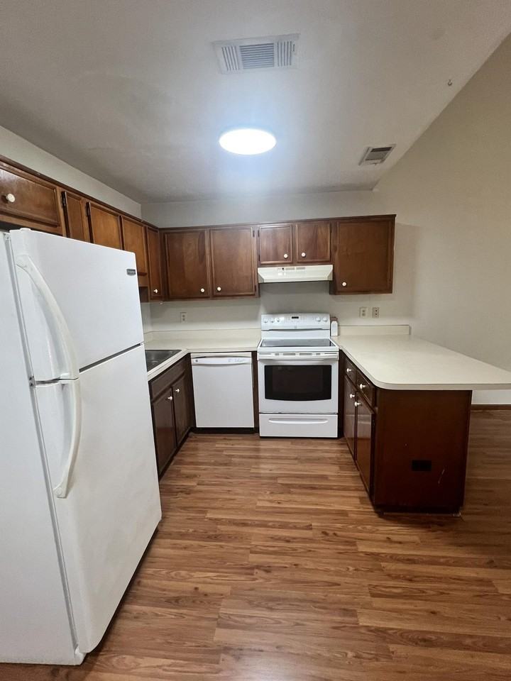2331 Tina Dr - Photo 4 of 13
