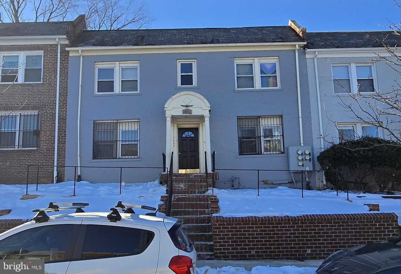 1255 Meigs Pl Ne #3
