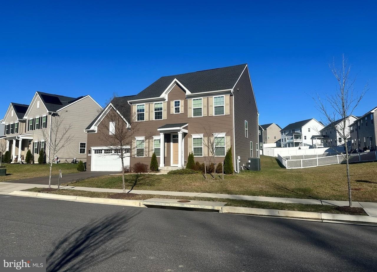 8344 Legacy Cir - Photo 2 of 33
