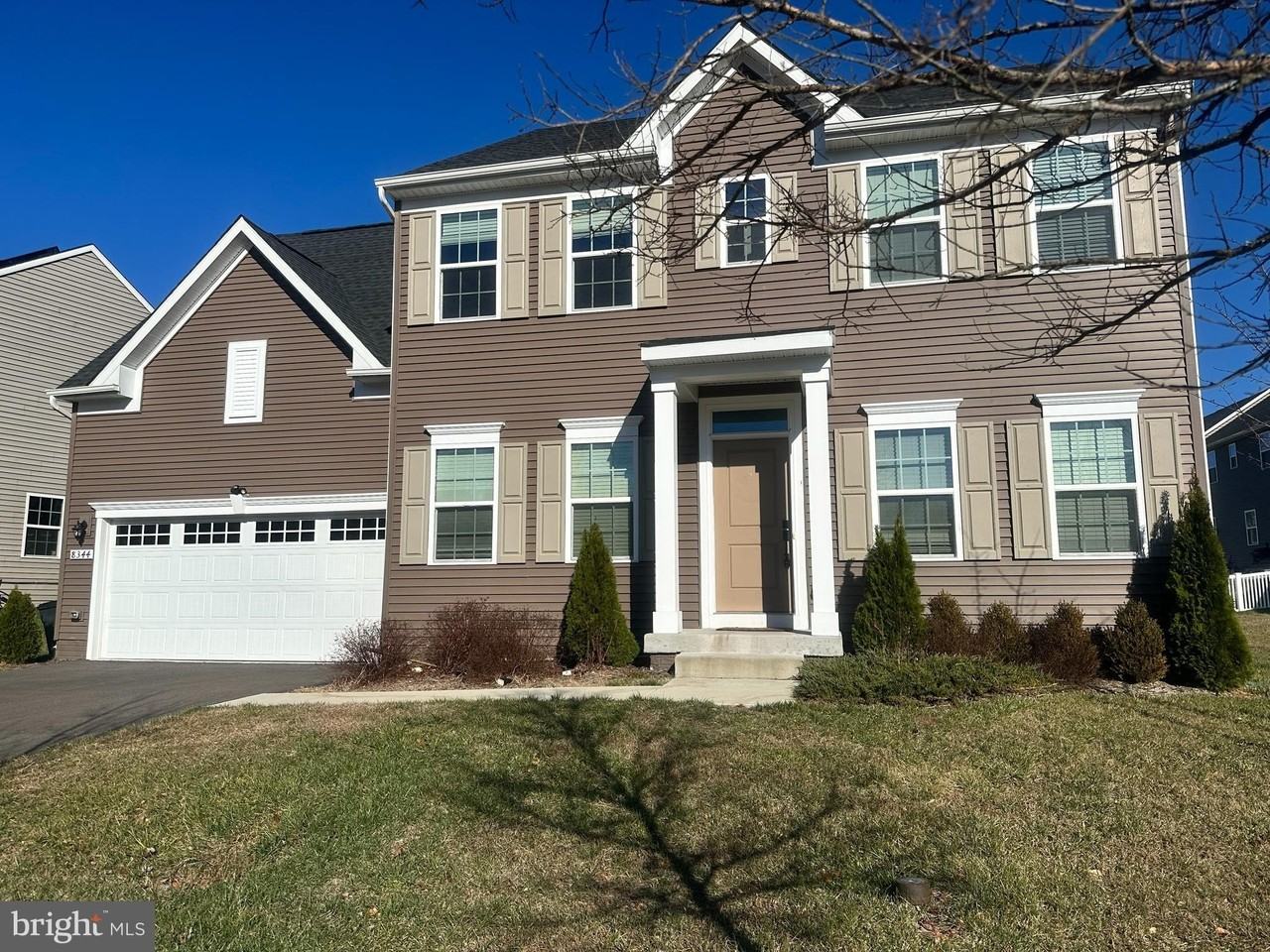 8344 Legacy Cir - Photo 3 of 33